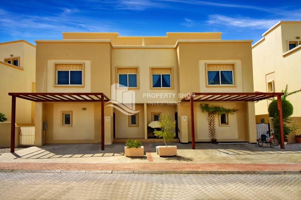 Single row high class villa for sale, Arabian Style.